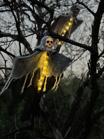 1PCS Halloween Skeleton Ghost Decoration Ghost with LED Halloween Decoration LED String Lights for Outdoor Use in Gardens 2